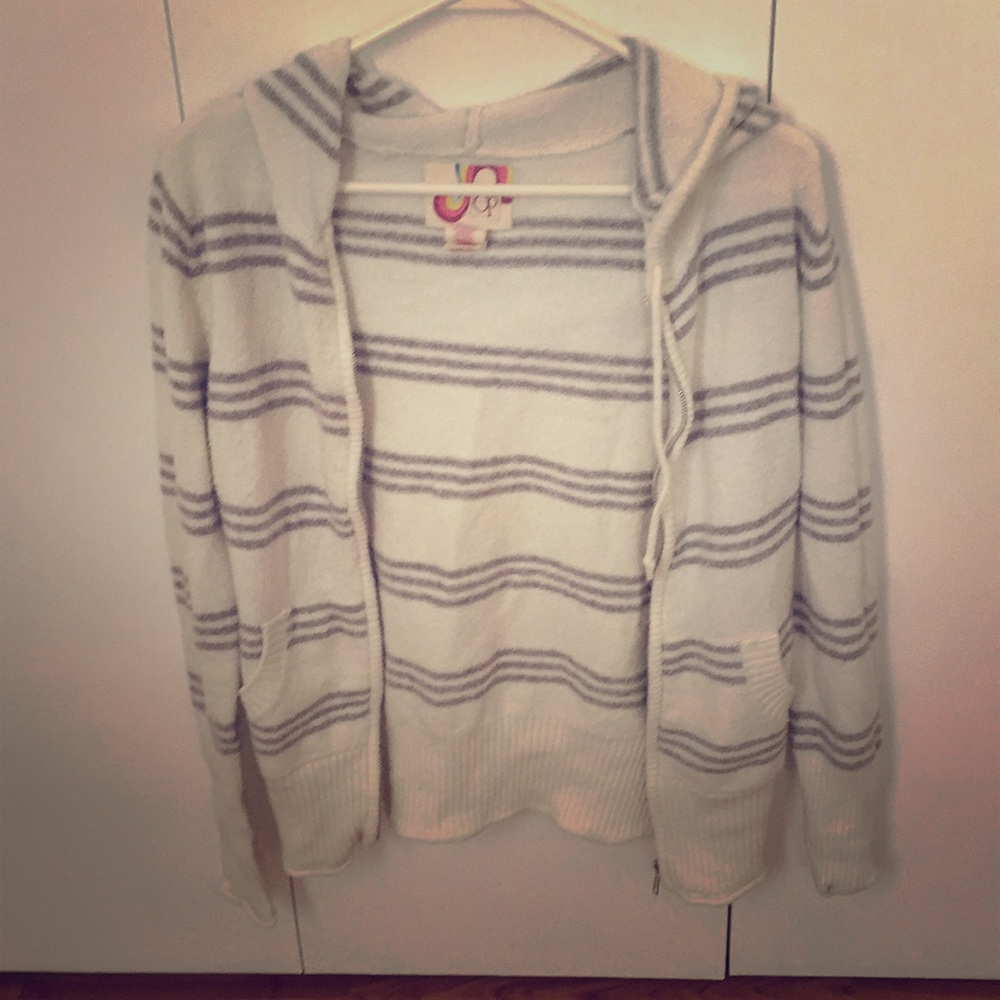 Hooded sweater